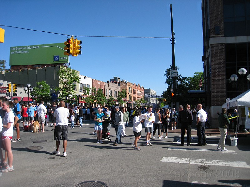DexterA2 360.jpg - The Ann Arbor Track Club (AATC) hosts the annual Dexter to Ann Arbor Half Marathon run. These photos are the 2009 run.